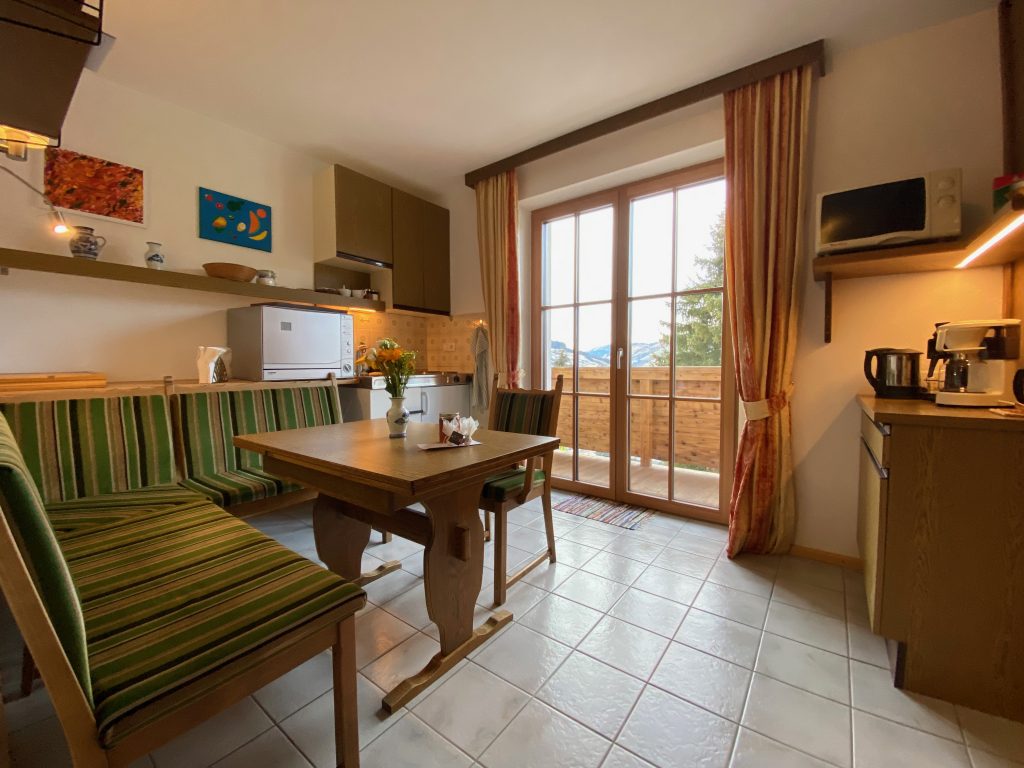 Kitchen and dining area in Apartment Hochgründeck