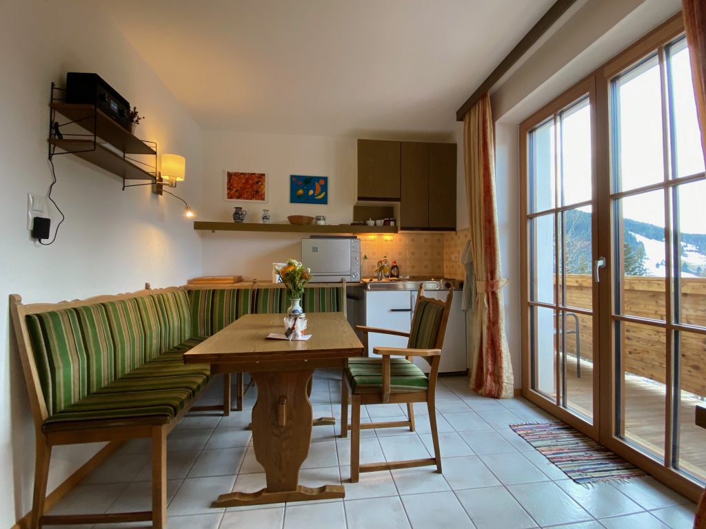 Kitchen and dining area in Apartment Hochgründeck