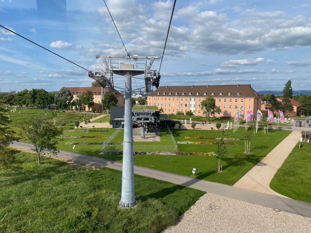 By cable car to Spinelli Park